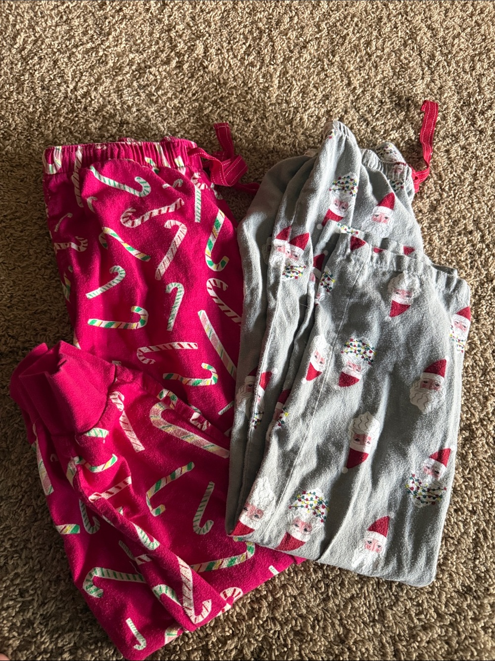 Old Navy Kids Candy Cane & Santa Pajama Bottoms - Pink & Gray